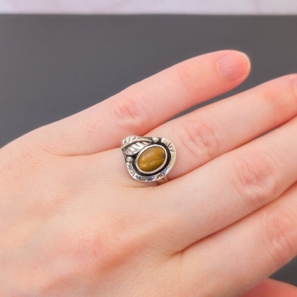 Vintage Mexico Sterling Tiger’s Eye Ring – Leaf & Bead Detail, Size 5.5 - Picture 8 of 8